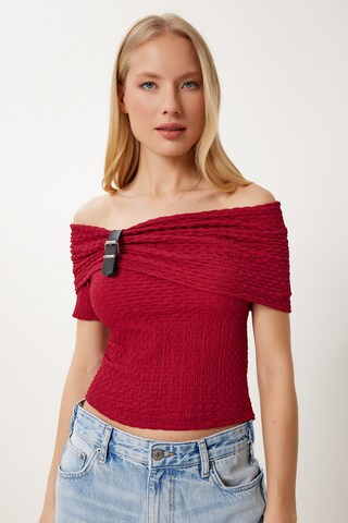Happiness İstanbul Shirt in Red: front