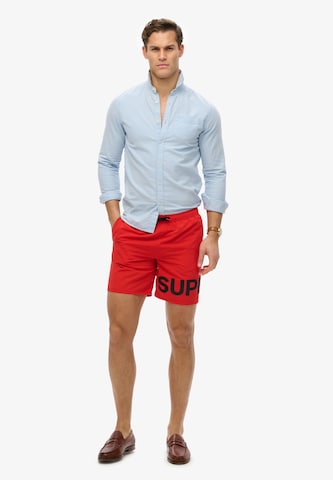 Shorts de bain Superdry en rouge