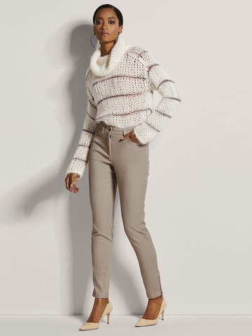MADELEINE Skinny Jeans in Bruin