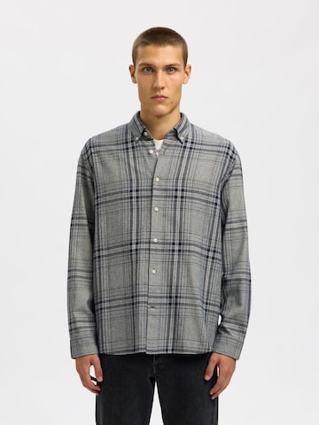SELECTED Regular fit Button Up Shirt in Grey: front