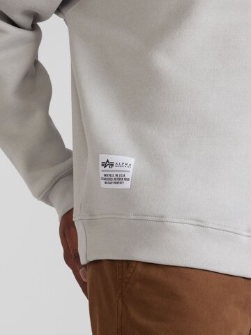 ALPHA INDUSTRIES - Sweatshirt em cinzento