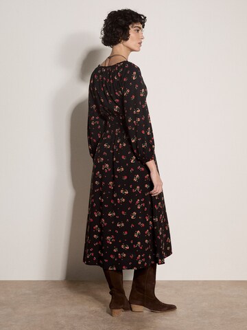 Apricot Dress ' ' in Black