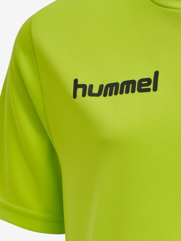Completo per l'allenamento di Hummel in verde