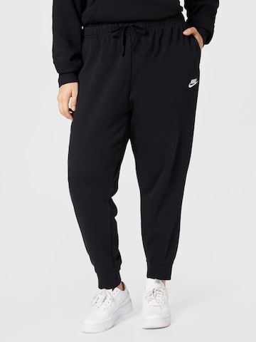 Nike Sportswear Tapered Sportsbukser i sort: forside