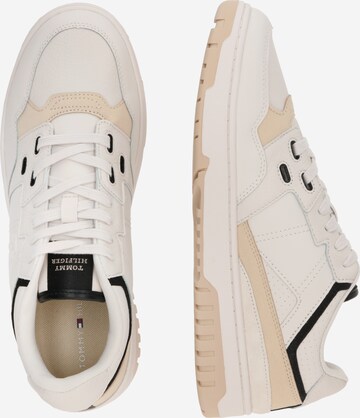 TOMMY HILFIGER Sneakers in Beige