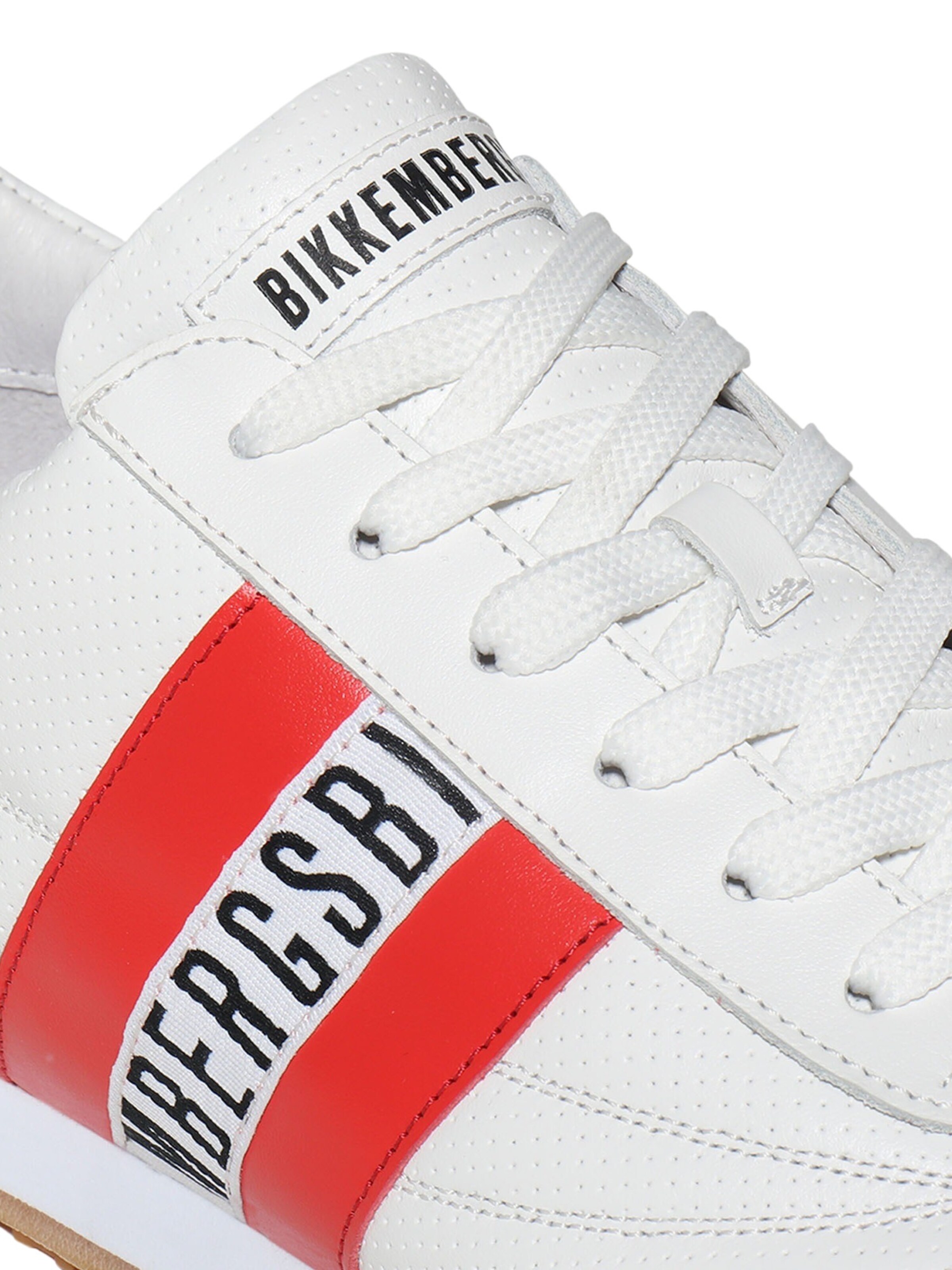 BIKKEMBERGS Низкие кроссовки 'Soccer' в Белый