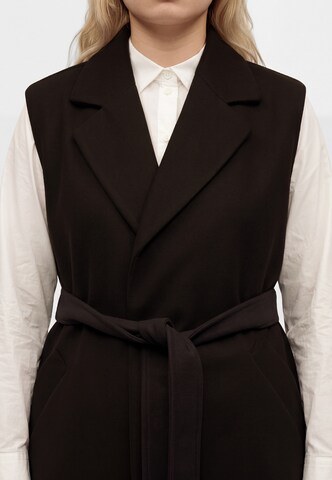 Gilet 'VMCFORTUNEAYA' di Vero Moda Curve in marrone