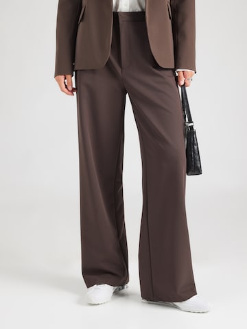 Wide leg Pantaloni con pieghe di BALMOHK in marrone: frontale