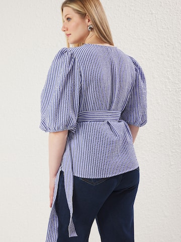 Trendyol Curve - Blusa en azul