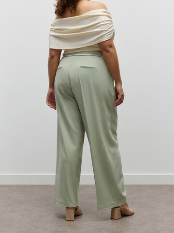 Wide leg Pantaloni con piega frontale di CITA MAASS in verde