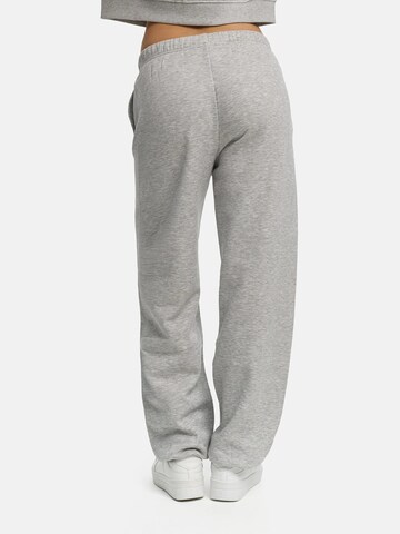 cfab (formerly creamy fabrics) - Pierna ancha Pantalón 'Everyday Relaxed Fit Straight Pants' en gris