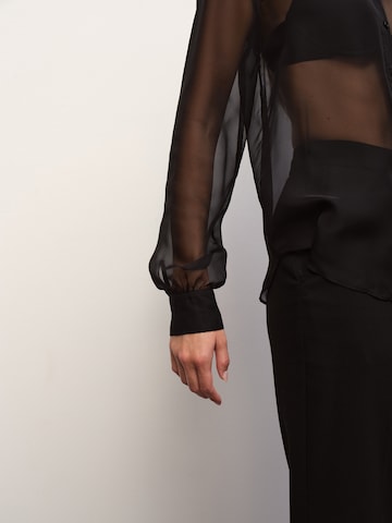 RÆRE by Lorena Rae Блуза 'Amelia' в черно