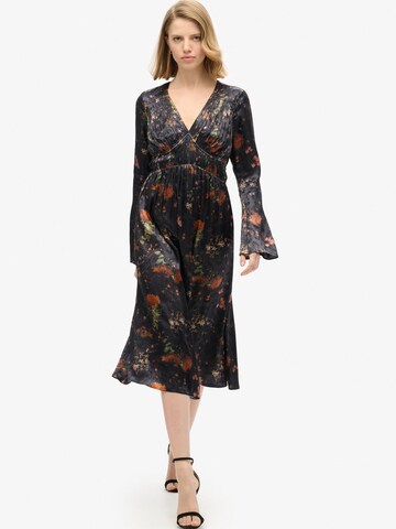 Superdry Kleid in Schwarz: Vorderseite