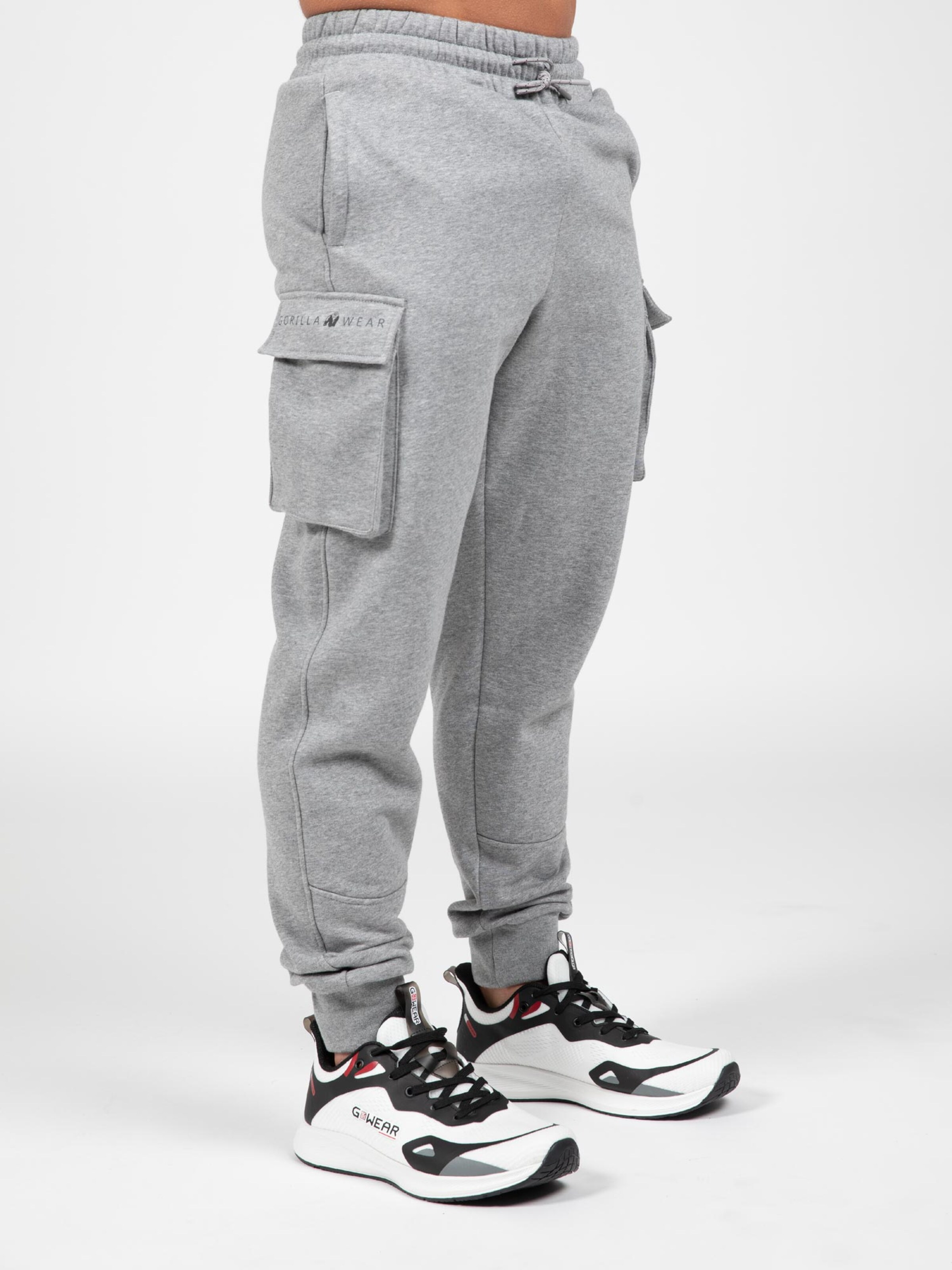 Tapered Pantaloni cargo 'Hudson' di Gorilla Wear in grigio