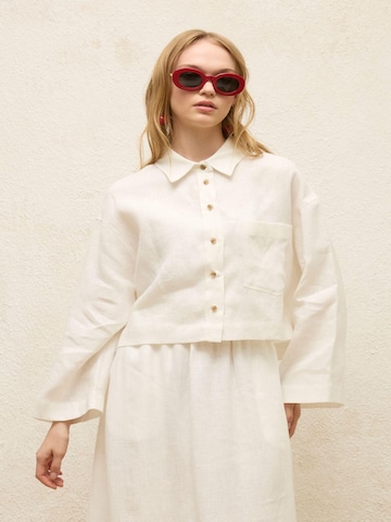 MANUKA Shirt in Beige: front