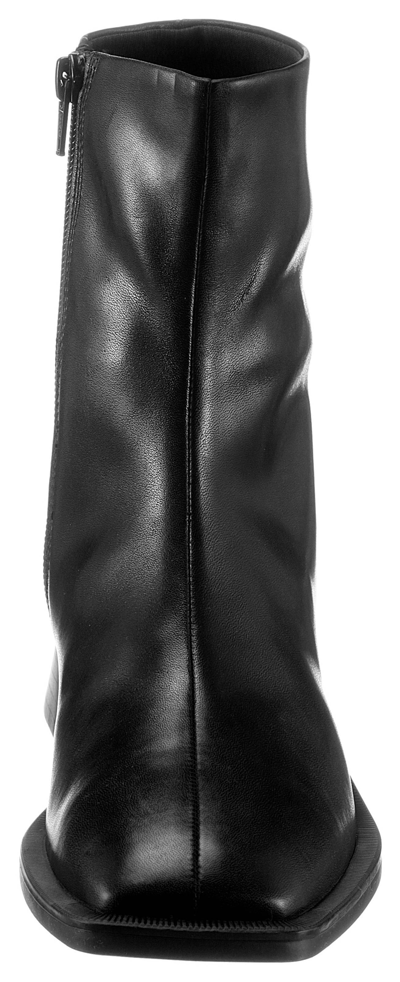 Botine 'Blanca' de la VAGABOND SHOEMAKERS pe negru