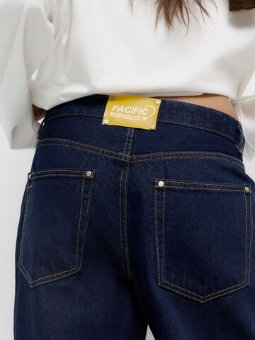 Pull&Bear Baggy Jeans 'PACIFIC LOVE' in Blue