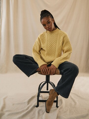 Kendall for ABOUT YOU Sweater 'Caren' in Yellow