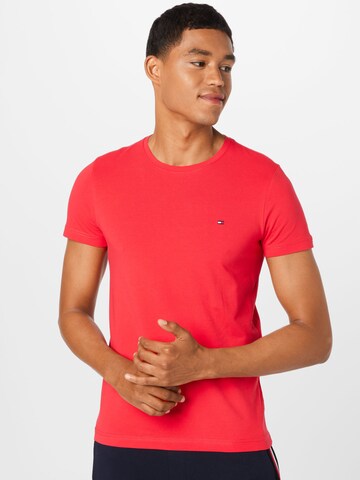 Coupe slim T-Shirt TOMMY HILFIGER en rouge : devant