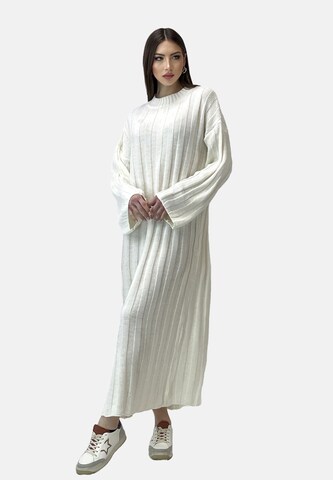 Elara Strickkleid in Weiß: Vorderseite