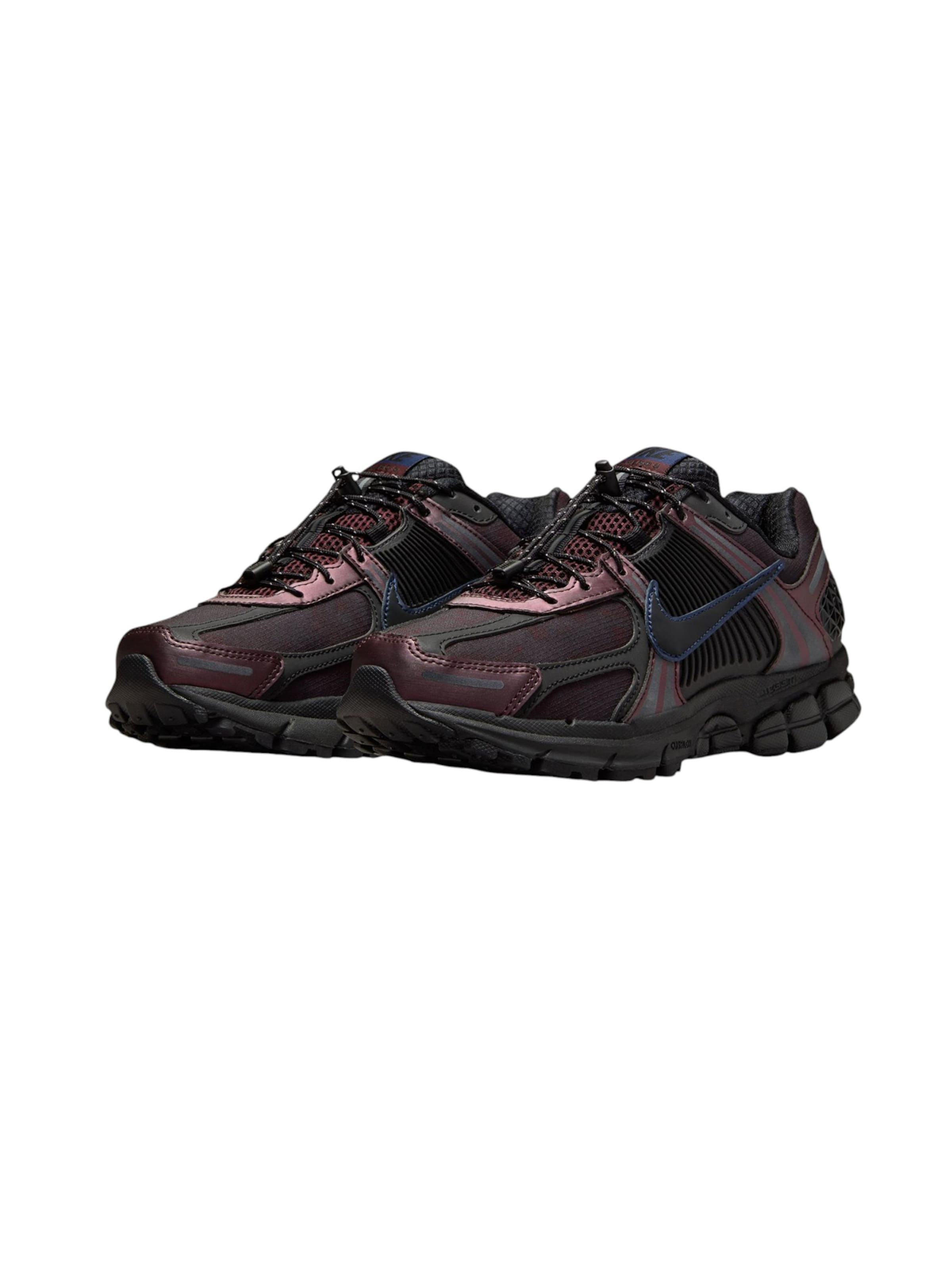Nike Sportswear Platform trainers 'NIKE ZOOM VOMERO UT' in Navy / Burgundy / Black, Item view