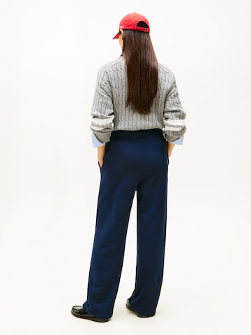 TOMMY HILFIGER - Pierna ancha Pantalón en azul: atrás