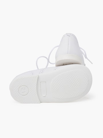 Chaussure basse Pisamonas en blanc