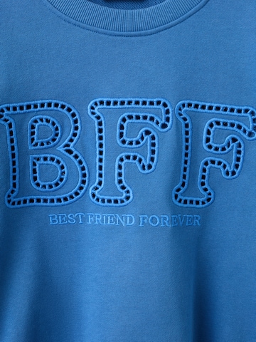 MANGO KIDSSweater majica 'BFF' - plava boja