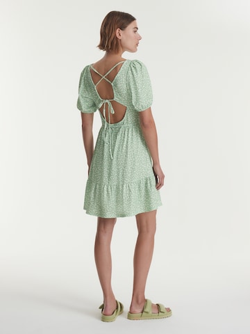 Robe 'Liah' EDITED en vert