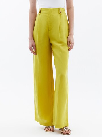 OXXO Wide leg Pleat-front trousers in Green: front
