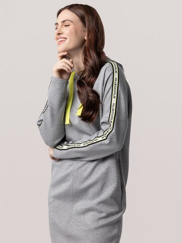 Robe Quiosque en gris : devant