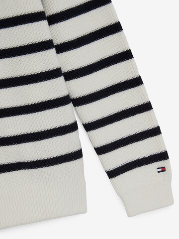 TOMMY HILFIGER Sweater in White