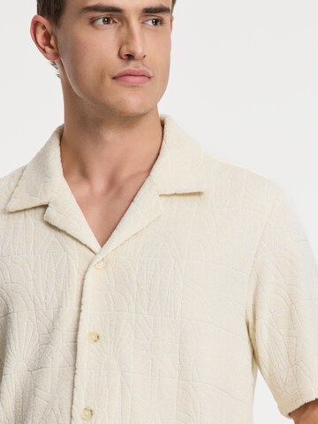Coupe regular Chemise 'Ted  Geo Sun' Shiwi en beige