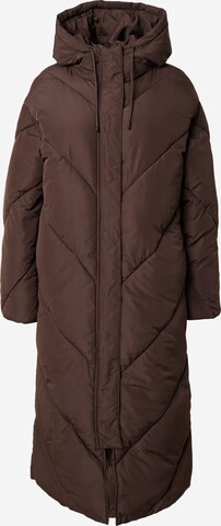 Manteau d’hiver Monki en marron : devant