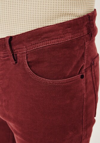 REDPOINT Regular Pants in Red