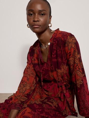 Apricot Kleid in Rot