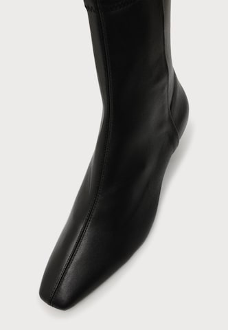 Bottines & Other Stories en noir