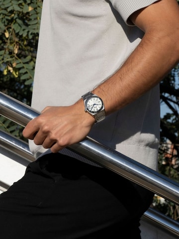 Lotus Analoog horloge in Zilver