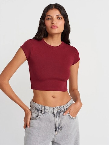 Dilvin Shirt in Rood: voorkant