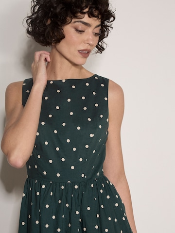 Robe ' ' Apricot en vert