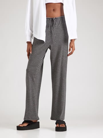 WEEKDAY Loose fit Trousers in Black: front
