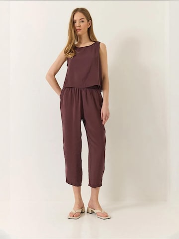 Completo pantalone di Bianco Lucci in lilla