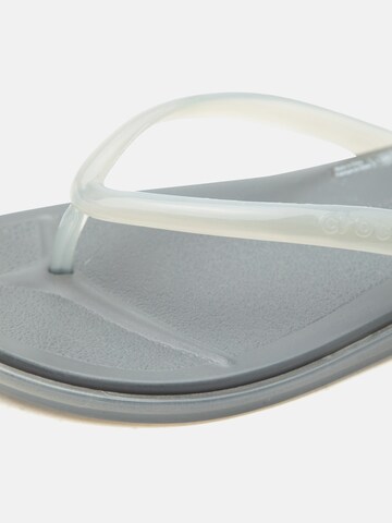 Tongs 'Miami' Crocs en gris