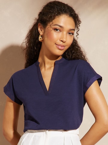 love & roses Shirt in Blauw: voorkant