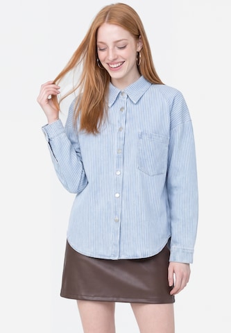 MYMO - Blusa em azul: frente