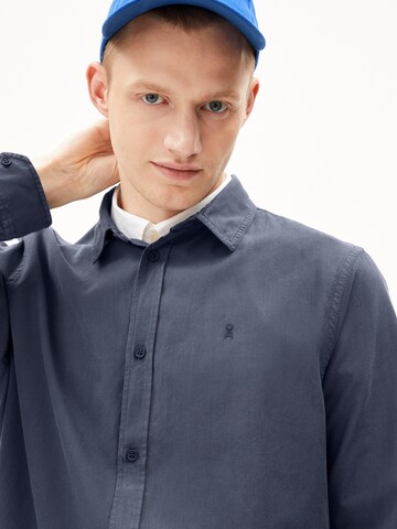 Comfort fit Camicia di ARMEDANGELS in grigio