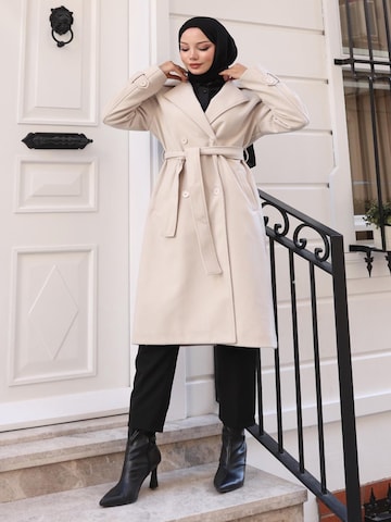 MODAMIHRAM Winterjas in Beige: voorkant