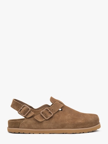 Estro Sandals '209-1774' in Brown: front
