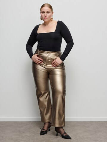 CITA MAASS Regular Pants in Bronze: front