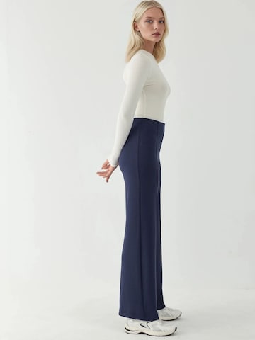 Hiccup Regular Pants in Blue